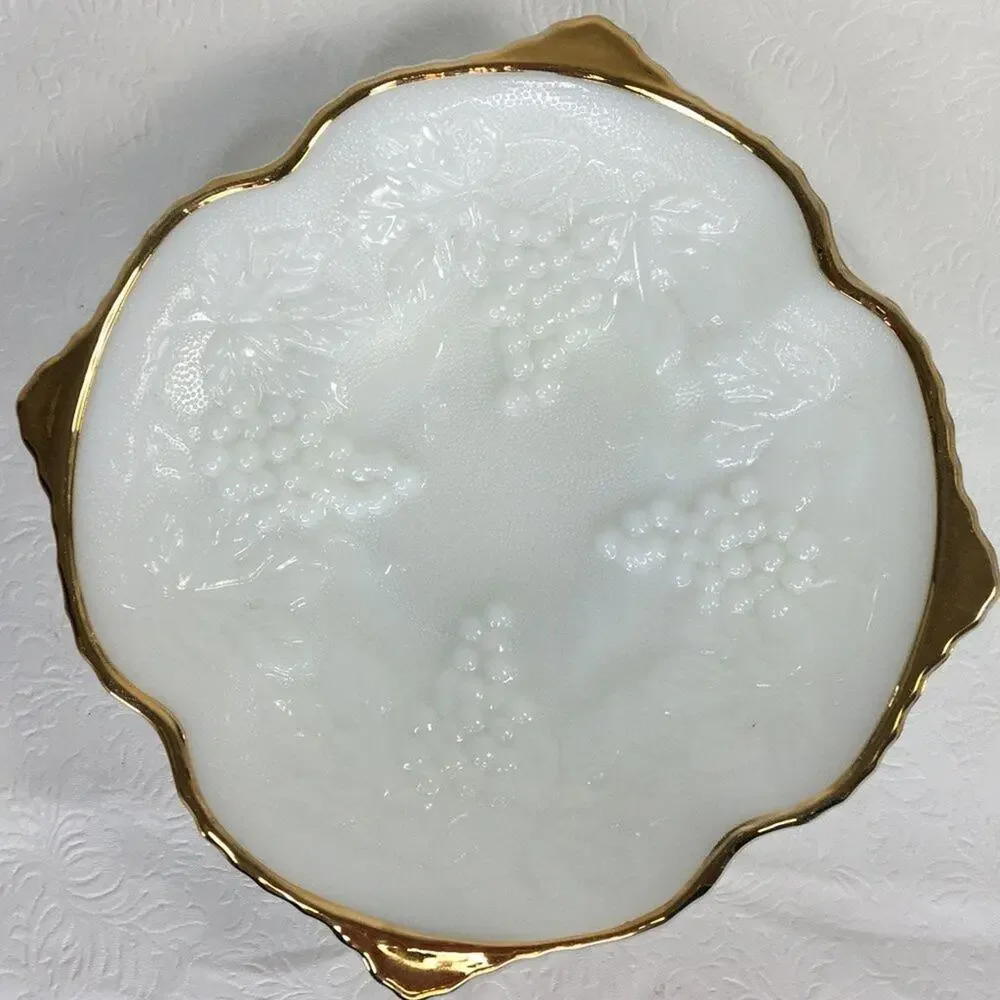 Anchor Hocking‎ Milk Glass Pressed Grapes Bunches Bowl W/Gold Trim Vintage
